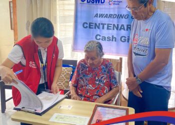 Centenarian in Leyte receives Php120,000 Cash Gift