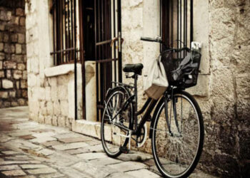 Discover the best countries to teach English in Europe in 2025!