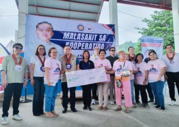 Sen. Bong Go Distributes Financial Aid and Supplies in Samar