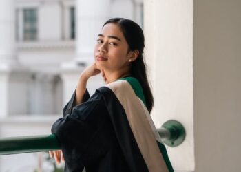 BUSINESS 4.0 – Bridging Generations: How Gen Z is Redefining Business and Romance in the Digital Age