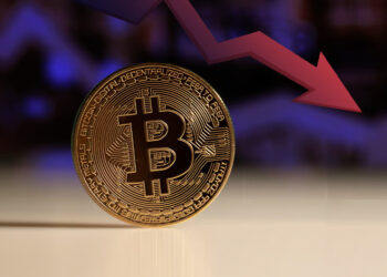 Bitcoin Drops to $53,000 Due to ETF Sell Pressure Heading Into the Weekend