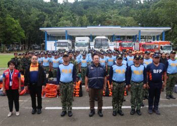 IN FRAMES: Eastern Visayas Deploys Rescue Teams to Typhoon-hit Bicol Region