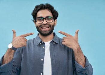 Achieving and Maintaining a Bright Smile: A Comprehensive Guide to Teeth Whitening