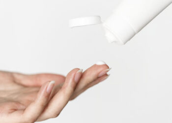 Indonesia’s Facial Cleanser Market Soars with 212.35% YoY Growth in Q4 2024