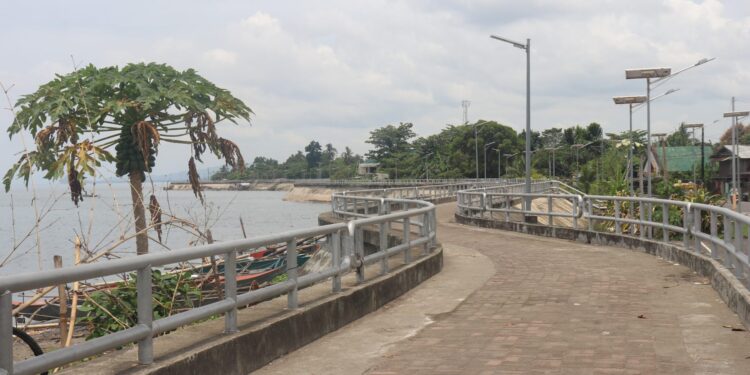 Amid backlash, residents still believe in flood control projects